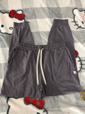 VUORI WOMEN'S PERFORMANCE JOGGER size M sweatpants